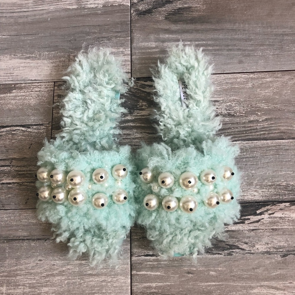 Mint Pearl Fuzzy Fur Cute Slip On Sandal